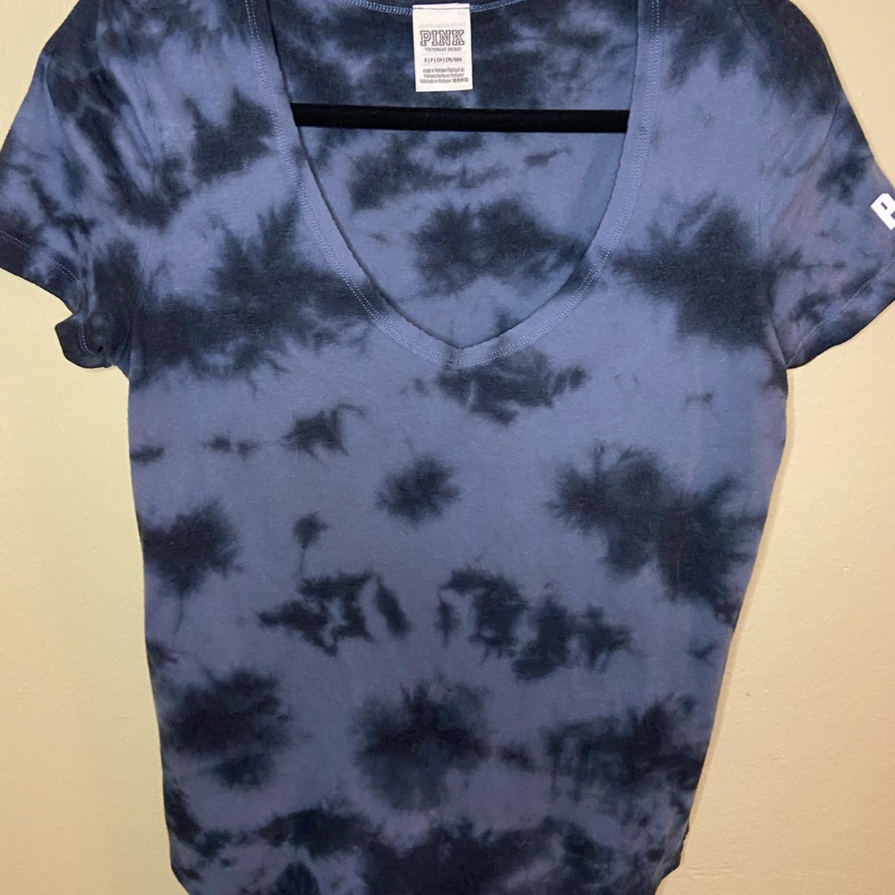 Victoria’s Secret Pink tie dye shirt